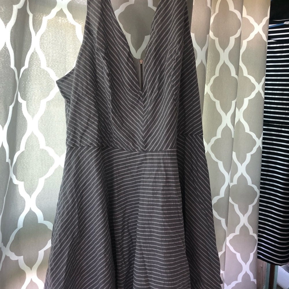 Striped dress with fitted bodice and flowy skirt